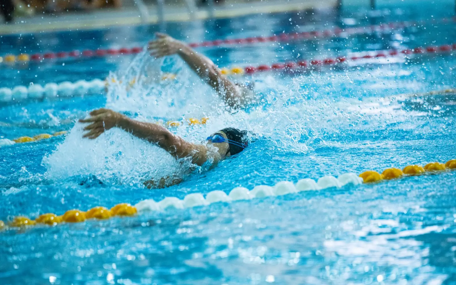 Swimming Strategies for Triathletes: Perfecting Technique and Efficiency in the Water